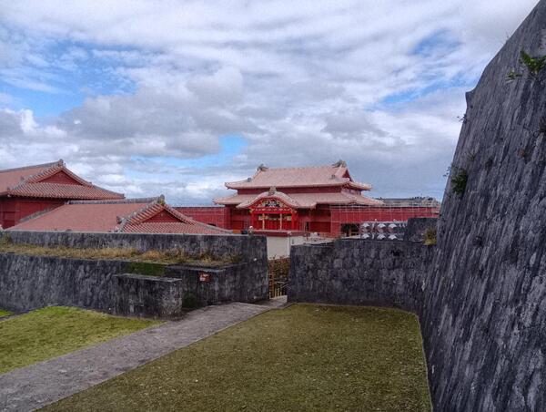 京の内から見た正殿