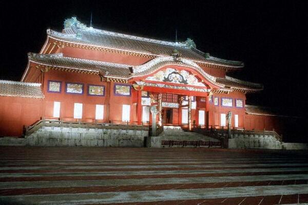 祝・世界遺産登録　大晦日特別イベント｢21世紀の幕開け｣｜正殿（画簾付）のライトアップ