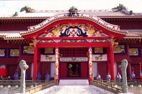 首里城　新春の宴｜正月儀式「朝拝御規式」－大通り