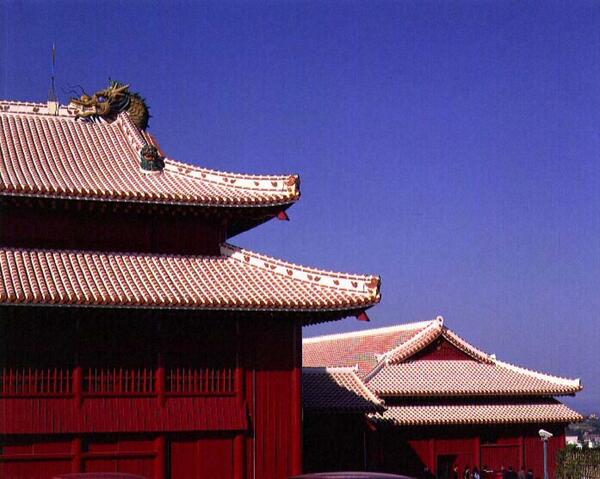 正殿｜御内原から見た正殿－右側