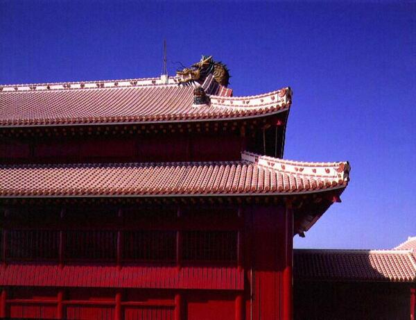 正殿｜御内原から見た正殿－右側