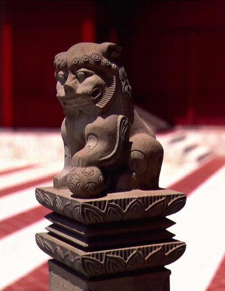 正殿｜高欄の獅子