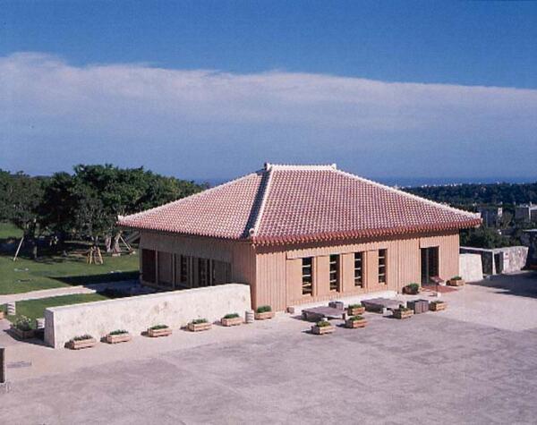 系図座・用物座｜下御庭から全景