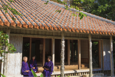 おきなわ郷土村・おもろ植物園