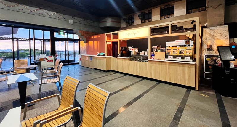 首里城公園内 カフェ龍樋の店内