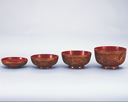 潤塗花鳥密陀絵箔絵四ツ椀